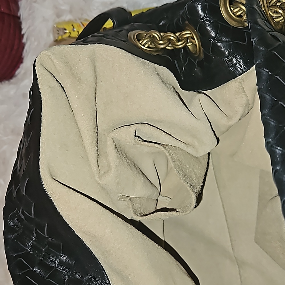 Bottega Veneta Genuine Woven Lambskin Leather Rare Purse Gold Hardware in Black. - Picture 14 of 15